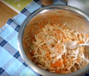 Салат из капусты с болгарским перцем Салат капуста перец морковь лук